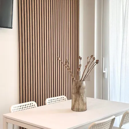 Aquavista - Pied Dans L'eau & Pool Apartament